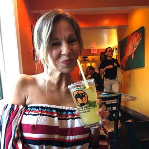 Meet your Posher, Mona